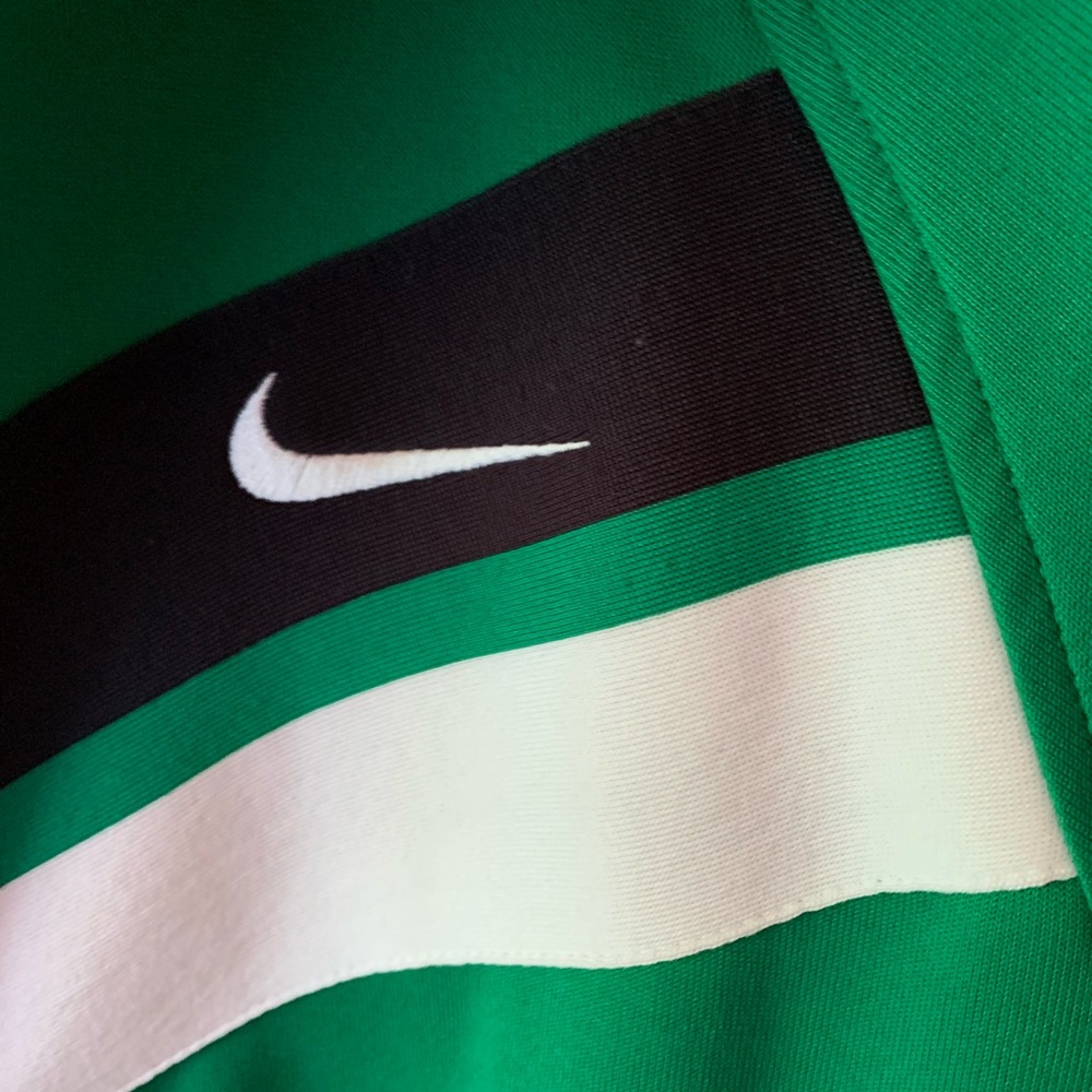 Nike - Picture 4 of 4